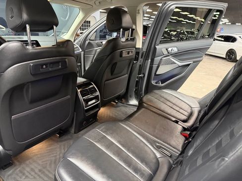 Used 2021 BMW X7 xDrive40i w/ Premium Package AWD/4WD image 40