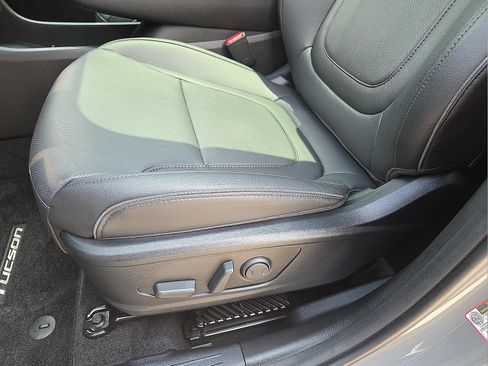 Used 2026 Hyundai Tucson Limited AWD/4WD image 21