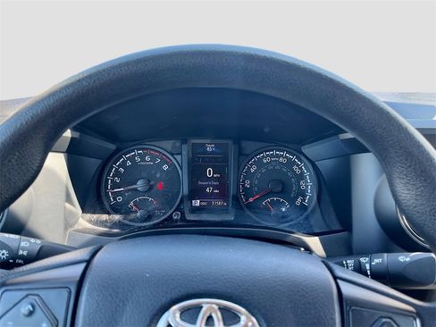 Used 2022 Toyota Tacoma SR image 11