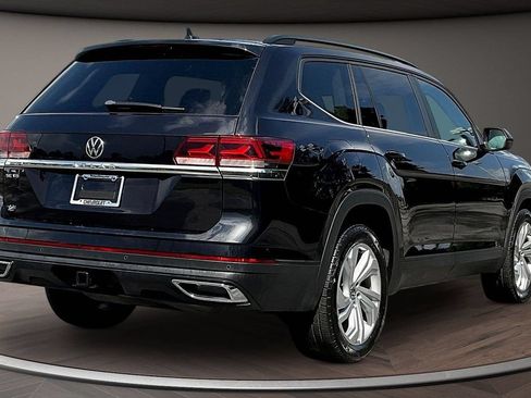 Used 2023 Volkswagen Atlas SE w/ Panoramic Sunroof Package FWD image 6