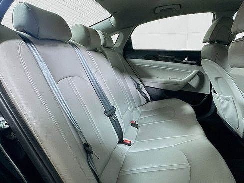 Used 2017 Hyundai Sonata Limited image 28