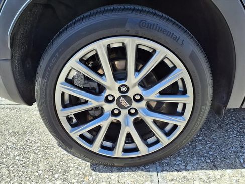Used 2019 Cadillac XT4 Premium Luxury w/ Driver Awareness Package FWD image 7