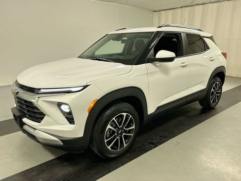 New 2026 Chevrolet TrailBlazer LT w/ LT Cold Weather Package AWD/4WD image 4