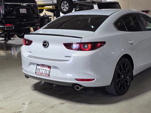 Used 2024 MAZDA MAZDA3 s FWD image 11