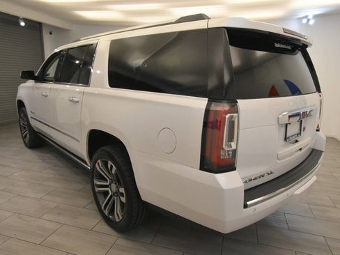 Used 2019 GMC Yukon XL Denali w/ Denali Ultimate Package image 3