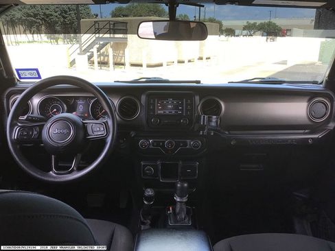 Used 2018 Jeep Wrangler Unlimited Sport AWD/4WD image 13