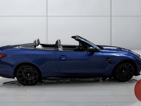 Used 2022 BMW M4 xDrive Competition w/ M Carbon Exterior Package AWD/4WD image 9