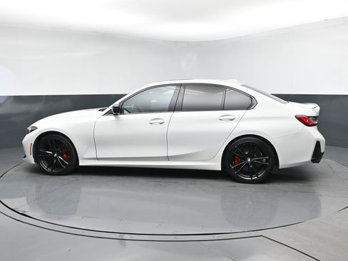 Used 2024 BMW 330i Sedan w/ M Sport Package RWD image 4