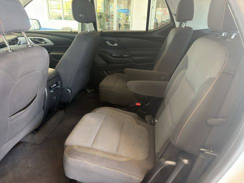 Used 2020 Chevrolet Traverse LT FWD image 12