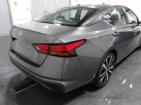 Used 2022 Nissan Altima 2.5 SR FWD image 4