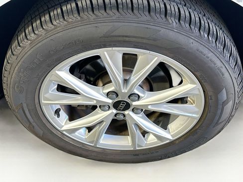 Used 2024 Audi Q3 2.0T Premium AWD/4WD image 11