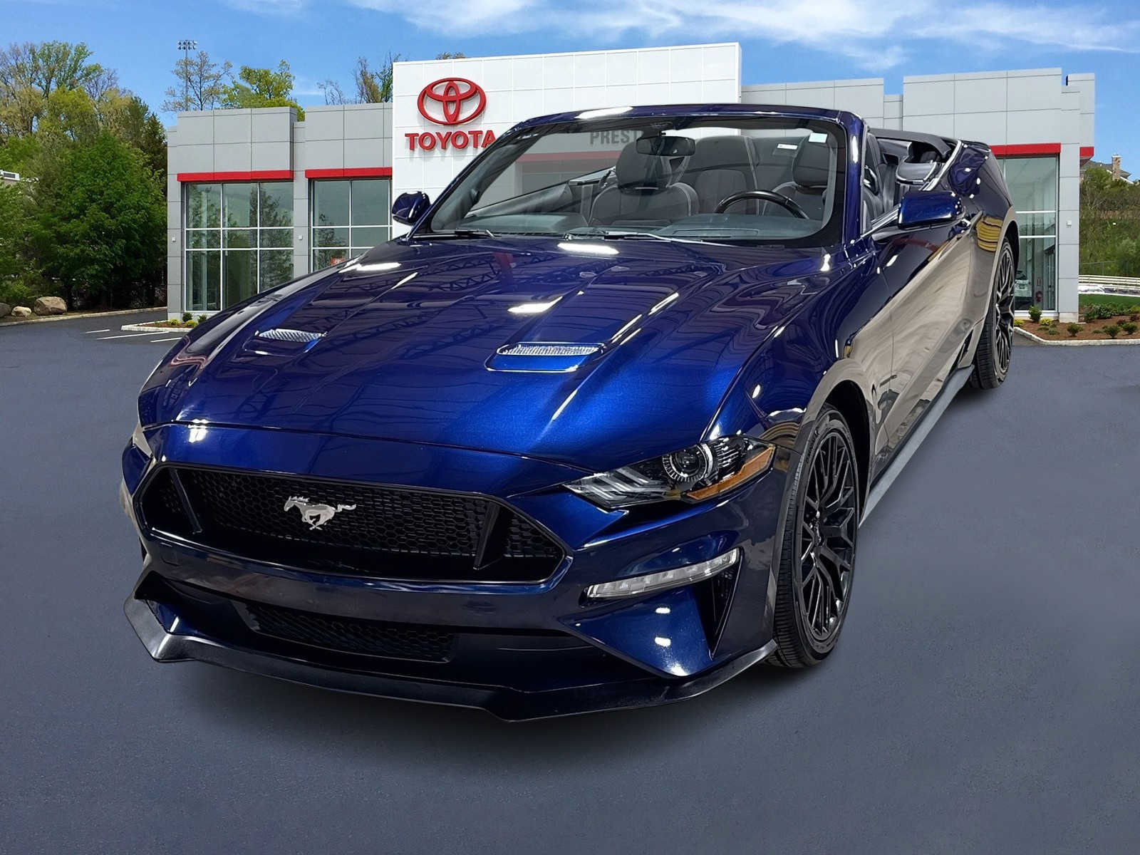 Used 2019 Ford Mustang Convertible w/ Ecoboost Performance Package RWD image 1