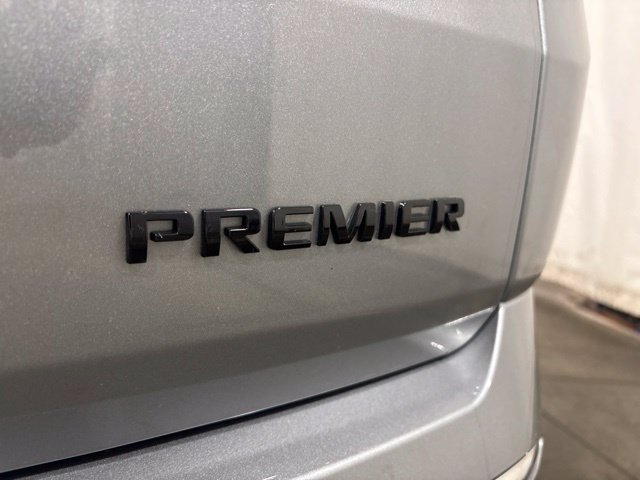 Used 2023 Chevrolet Traverse Premier FWD image 34