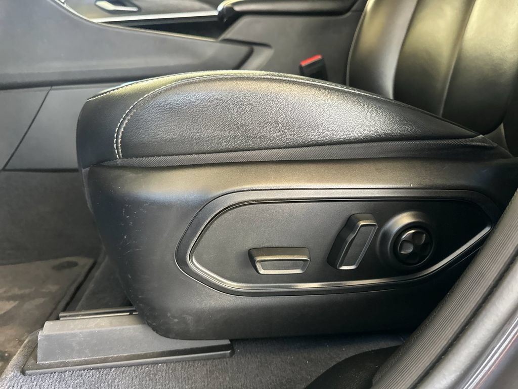 Used 2023 Jeep Grand Cherokee L Limited AWD/4WD image 13