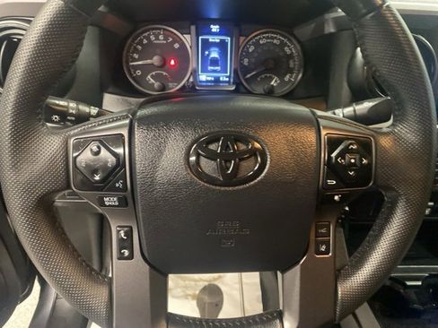 Used 2023 Toyota Tacoma TRD Sport image 13