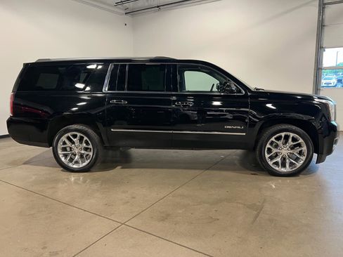 Used 2018 GMC Yukon XL Denali w/ Denali Ultimate Package AWD/4WD image 2