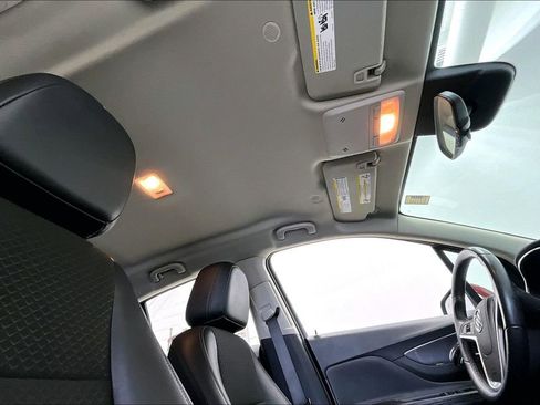 Used 2022 Buick Encore Preferred w/ Safety Package image 17