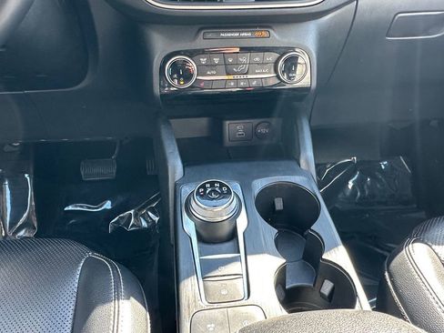 Used 2022 Ford Escape SEL FWD image 11