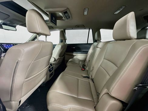 Used 2017 Honda Pilot Touring image 17