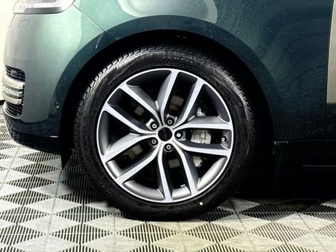 New 2026 Land Rover Range Rover SE image 15