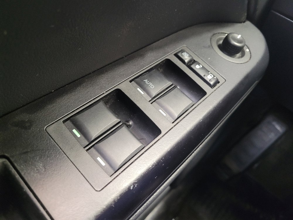Used 2016 Jeep Compass Sport w/ Power Value Group FWD image 27
