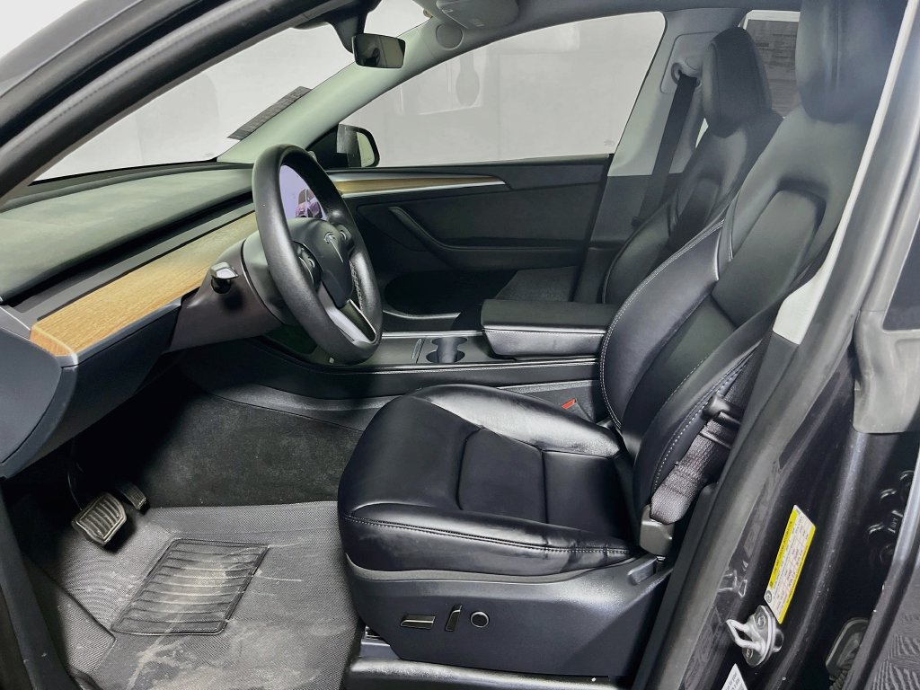 Used 2024 Tesla Model Y Long Range AWD/4WD image 12