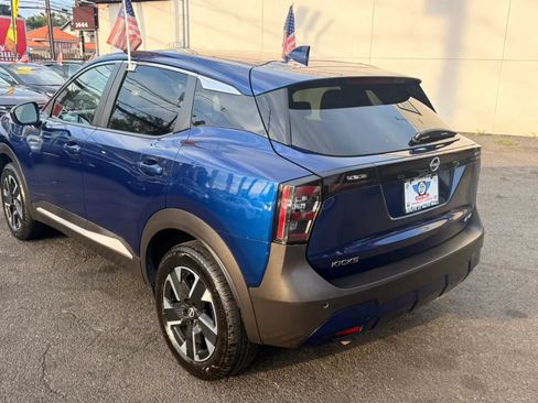 Used 2025 Nissan Kicks SV AWD/4WD image 5