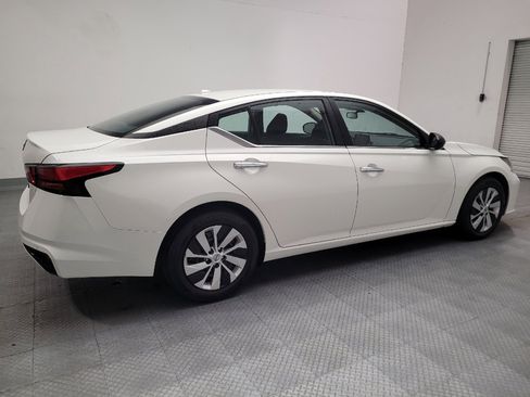 Used 2025 Nissan Altima 2.5 S FWD image 10