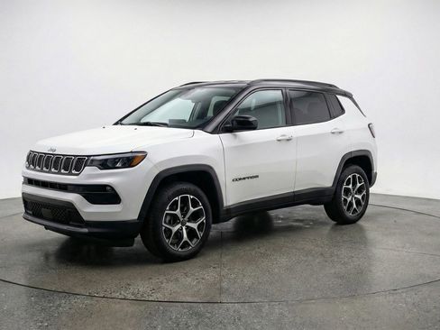 Used 2025 Jeep Compass Limited AWD/4WD image 3