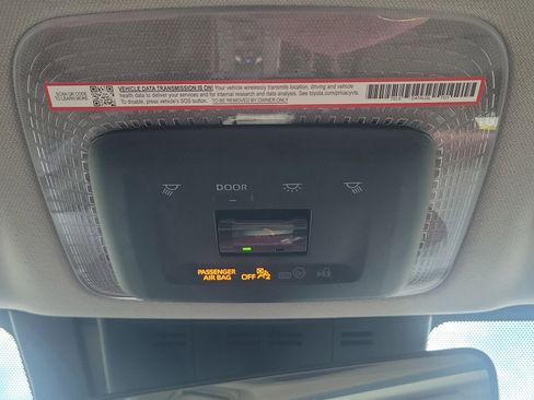New 2026 Toyota Prius Plug-In Hybrid FWD image 34