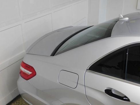 Used 2013 Mercedes-Benz E 350 4MATIC Sedan image 9