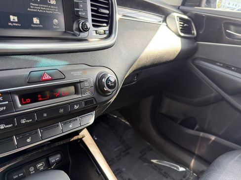 Used 2020 Kia Sorento EX image 35