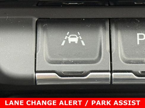 Used 2023 GMC Sierra 1500 AT4 w/ Technology Package image 31