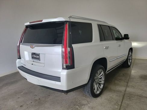 Used 2019 Cadillac Escalade Premium Luxury image 5