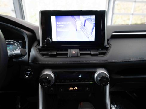 Certified 2025 Toyota RAV4 XLE w/ Convenience Package AWD/4WD image 18