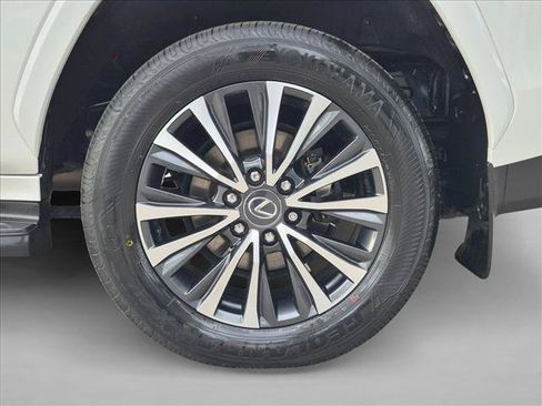 Used 2024 Lexus LX 600 4WD w/ Appearance Package image 15