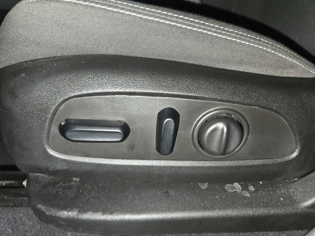 Used 2022 GMC Terrain SLE w/ Driver Convenience Package FWD image 12