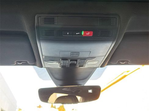 Certified 2022 Volkswagen Tiguan SE R-Line image 35