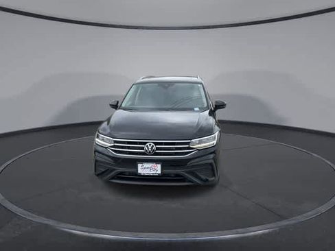 Used 2022 Volkswagen Tiguan SE FWD image 3