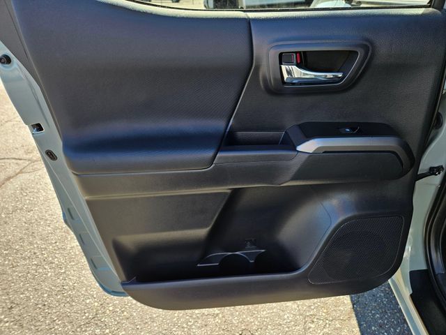 Used 2023 Toyota Tacoma TRD Sport w/ Black Out Package (TMS) AWD/4WD image 20
