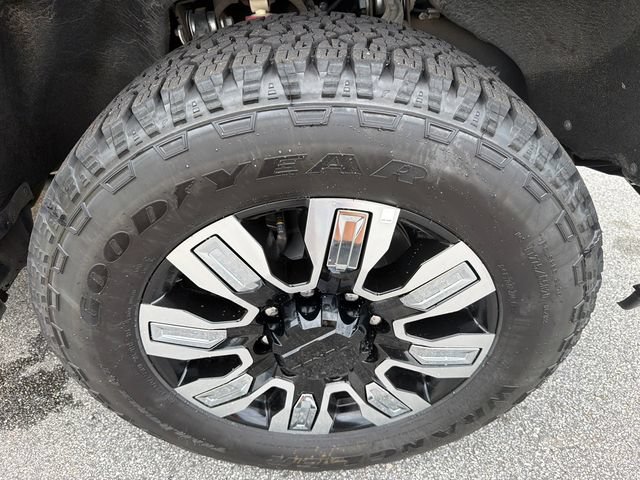 Used 2024 Chevrolet Silverado 3500 High Country w/ High Country Premium Package AWD/4WD image 12