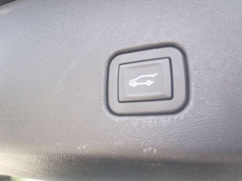 Certified 2025 Cadillac Optiq Luxury 2 w/ LPO, Floor Liner Package AWD/4WD image 7