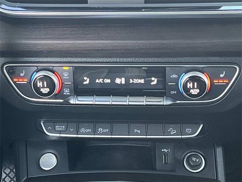 Used 2022 Audi Q5 2.0T Premium w/ Convenience Package image 16