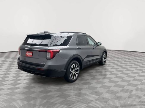 Certified 2025 Ford Explorer ST-Line AWD/4WD image 42