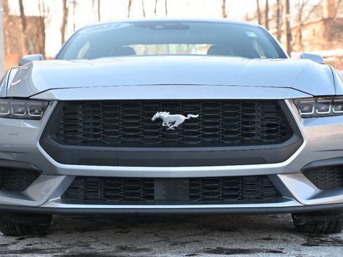 Used 2024 Ford Mustang Premium image 8