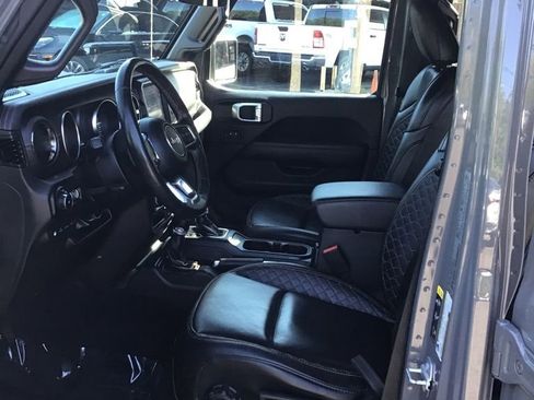 Used 2022 Jeep Wrangler Unlimited Sahara AWD/4WD image 6