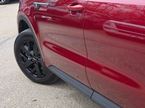 Used 2023 Kia Sorento S image 15