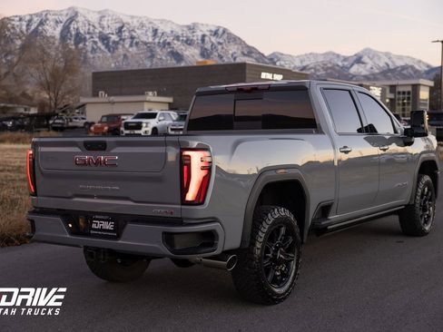 Used 2025 GMC Sierra 3500 AT4 w/ AT4 Premium Plus Package image 8