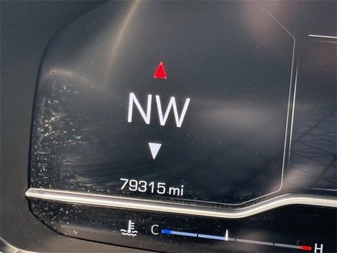 Used 2023 GMC Yukon AT4 w/ AT4 Premium Package image 16