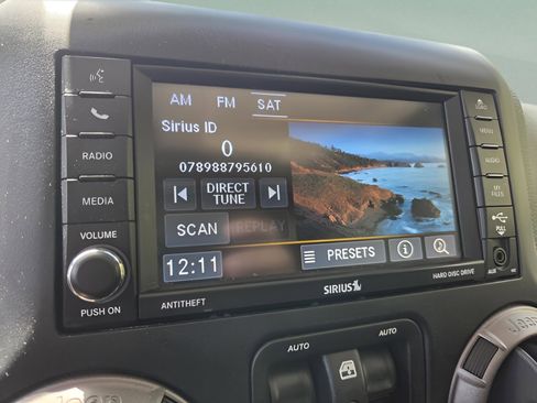 Used 2018 Jeep Wrangler Unlimited Sport AWD/4WD image 23